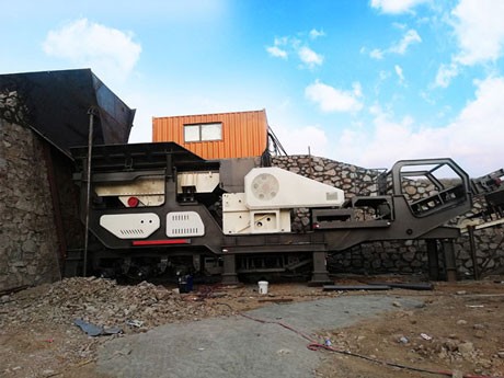時(shí)產(chǎn)200噸的青石移動式破碎站大概要多少錢？（現(xiàn)貨等你來選）