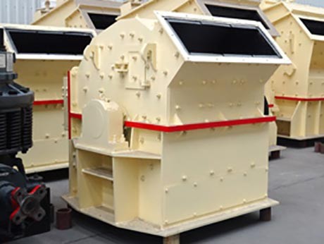 破碎含水20%左右的爐渣，要求一小時20-30噸，用什么設備加工比較好