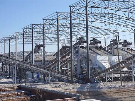 大型破碎篩砂設(shè)備一套多少錢（附固定破碎制沙、移動(dòng)破碎制沙報(bào)價(jià)清單）