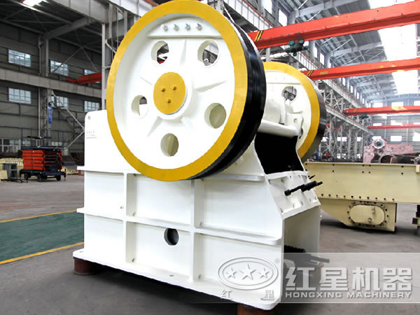 新型河卵石顎式破碎機(jī)