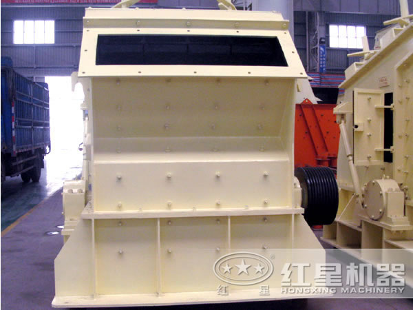 滑石反擊式破碎機(jī)正面展示