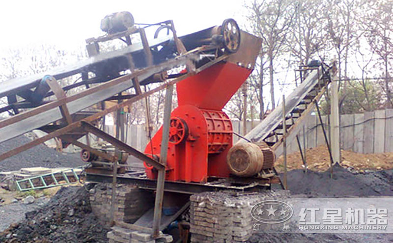 雙級式破碎機作業(yè)現場