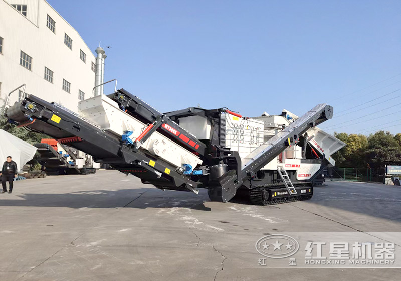 這款是移動(dòng)制砂機(jī)，產(chǎn)量表85-650噸/時(shí)