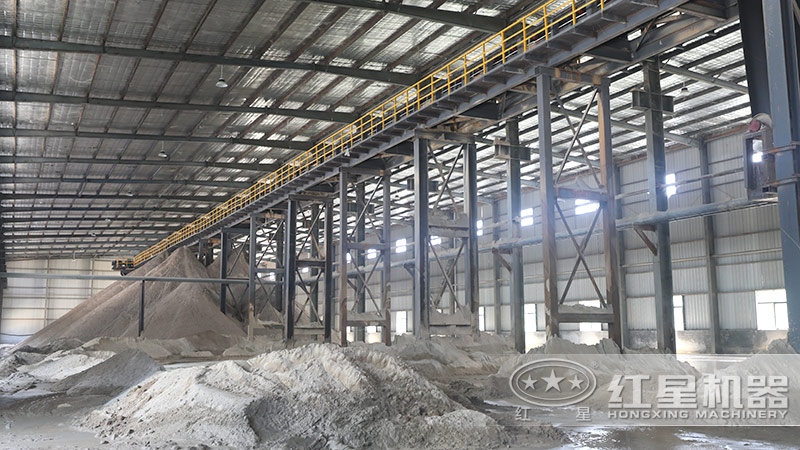 粉碎石頭成沙子的機(jī)器型號(hào)-時(shí)產(chǎn)200噸，附現(xiàn)場(chǎng)視頻