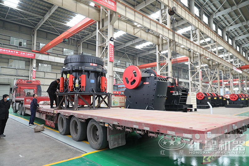 紅星機器多缸液壓破碎機車間發(fā)貨，節(jié)省成本