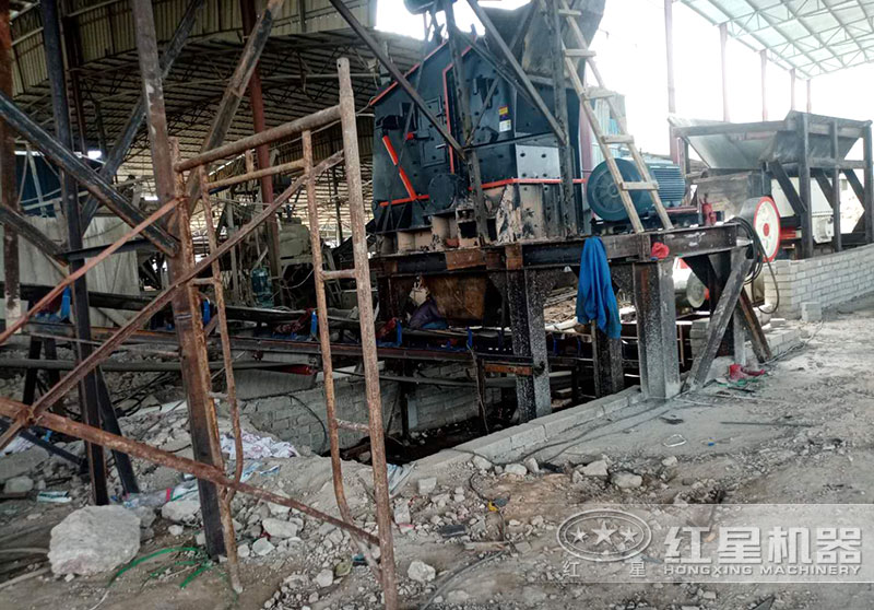 鄂破+反擊破+給料機(jī)+篩分機(jī)