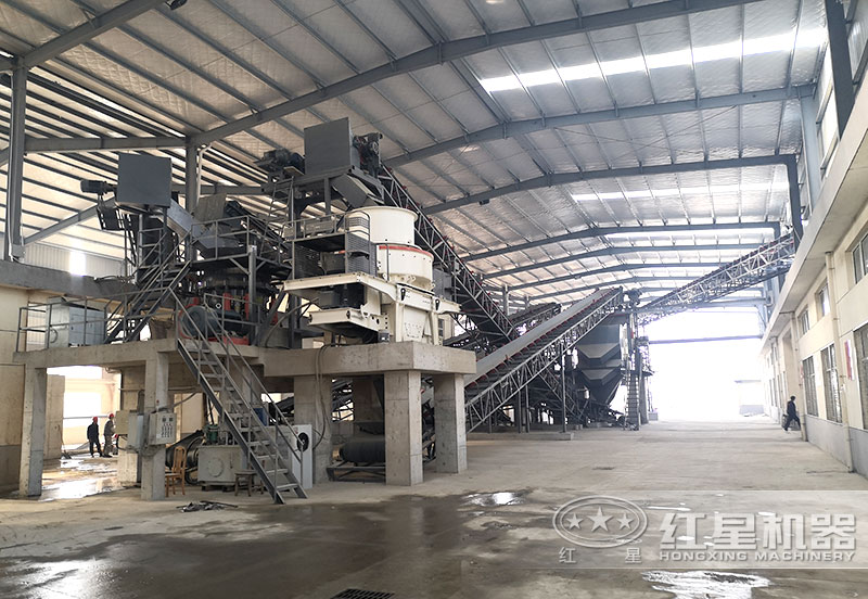 時(shí)產(chǎn)量300噸鵝卵石制砂生產(chǎn)現(xiàn)場(chǎng)，比客戶預(yù)期節(jié)省5萬(wàn)元