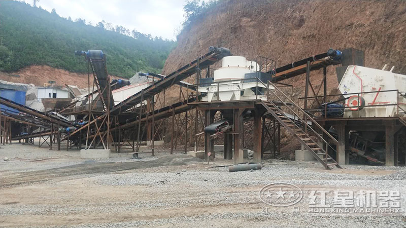 VSI制砂機(jī)生產(chǎn)機(jī)制砂現(xiàn)場，總費(fèi)用80萬