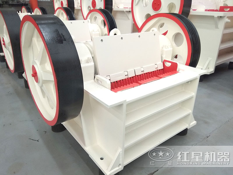 小型石子破碎機能打多少石料，一套多少錢？附碎石視頻