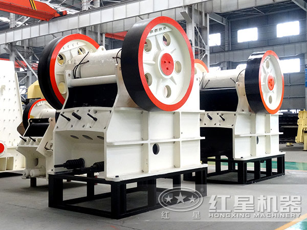 河卵石破碎機(jī)實拍圖