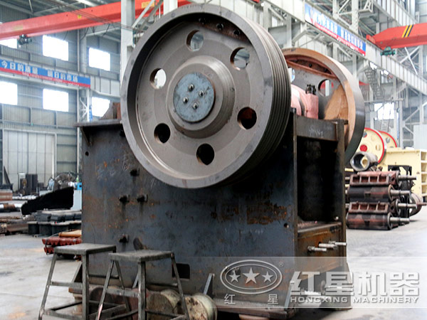 紅星馬牙石鄂式碎石機(jī)配件材質(zhì)質(zhì)量好