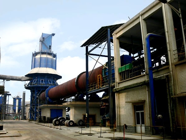 氧化鋁回轉(zhuǎn)窯生產(chǎn)現(xiàn)場(chǎng)