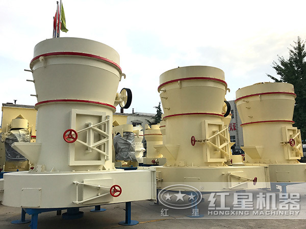 整齊擺放的磨粉機作業(yè)現(xiàn)場