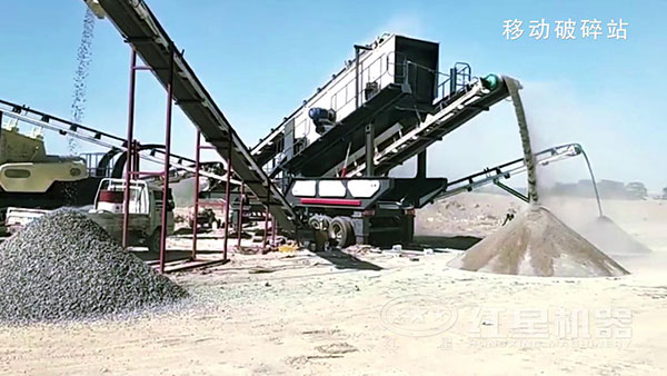 車載移動破碎機(jī)工作