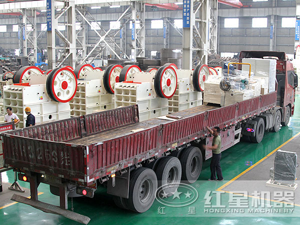 滑石破碎機生產(chǎn)車間實拍