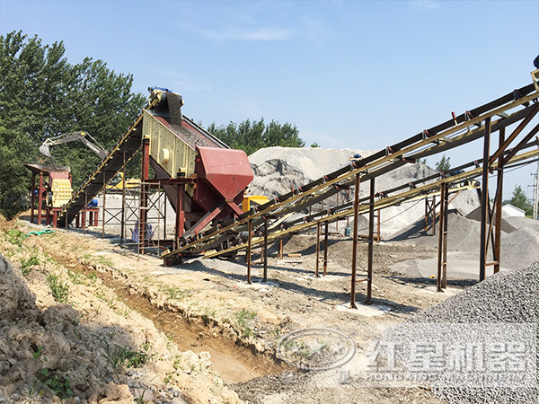 重錘式破碎機破碎物料現(xiàn)場