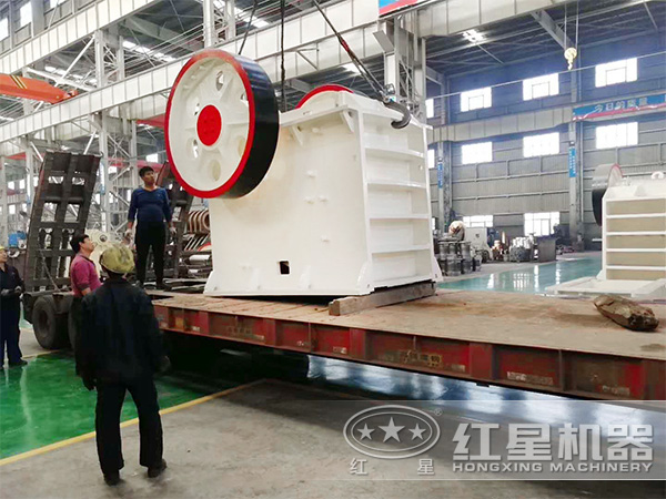 鄂式破石機發(fā)貨圖