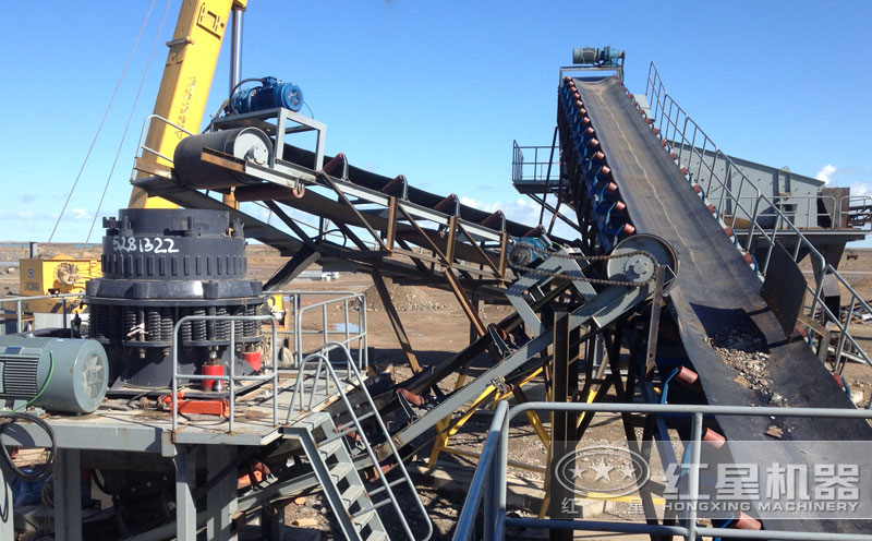 青石圓錐破工作現(xiàn)場