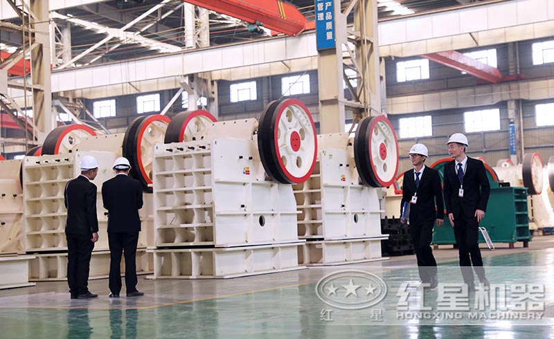 顎破機(jī)生產(chǎn)車間