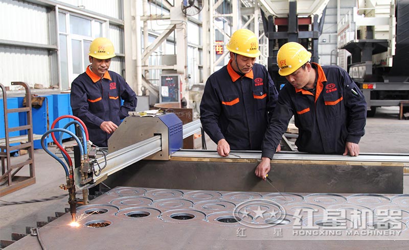 移動(dòng)破碎機(jī)車間