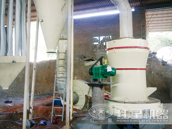 磨粉機作業(yè)現(xiàn)場