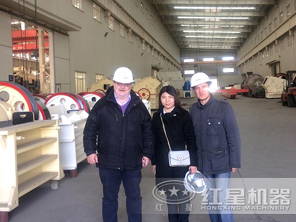 碎石機(jī)客戶留影