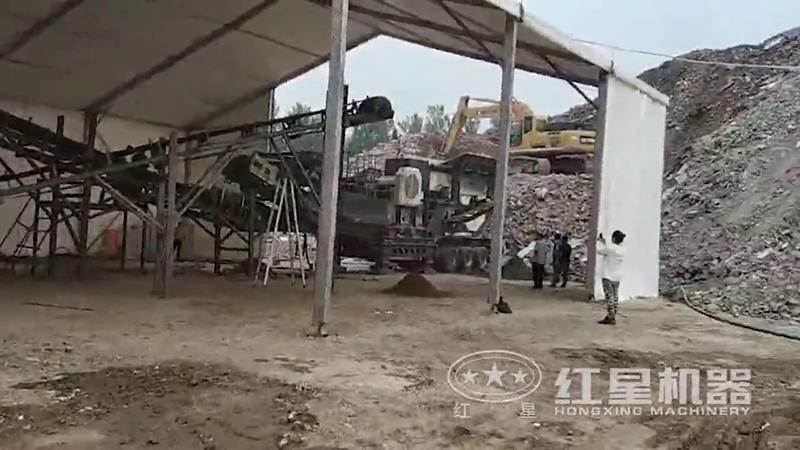 流動石子加工機(jī)現(xiàn)場實拍
