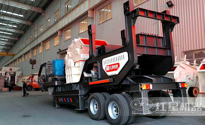 移動(dòng)式破碎機(jī)車間高清實(shí)拍