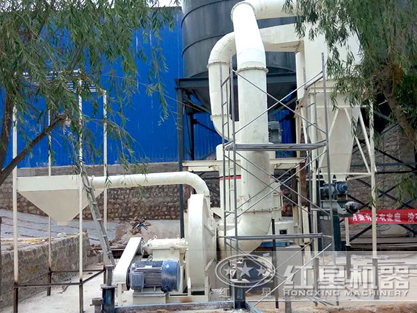 碳酸鈣磨粉機現(xiàn)場實拍