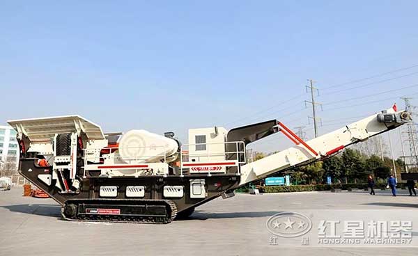 履帶移動(dòng)沙石粉碎機(jī)廠區(qū)實(shí)拍