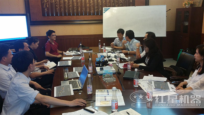 紅星免費(fèi)為客戶量身設(shè)計(jì)移動(dòng)碎石方案