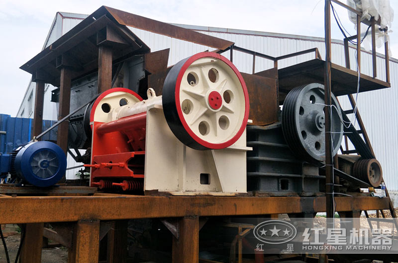 兩臺(tái)顎破聯(lián)合作業(yè)