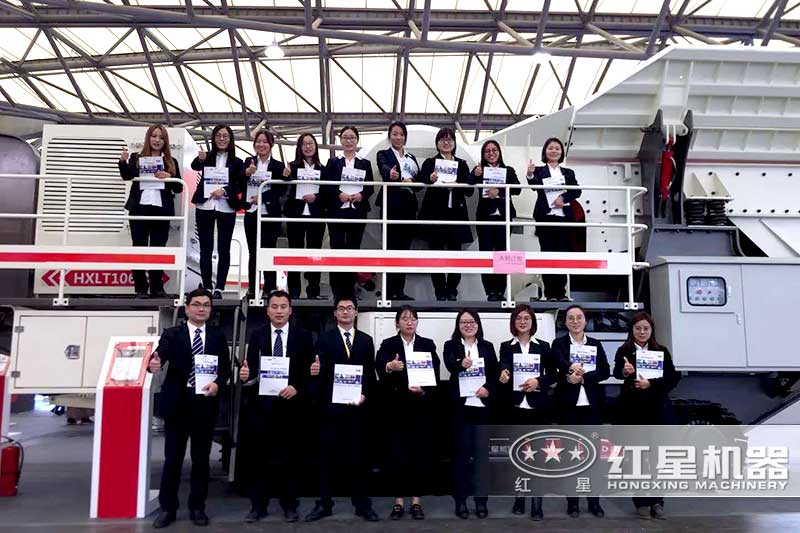 大型的履帶式移動石頭破碎機(jī)市場價格上百萬