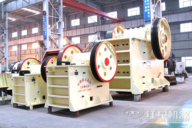 顎式破碎機(jī)生產(chǎn)車(chē)間圖