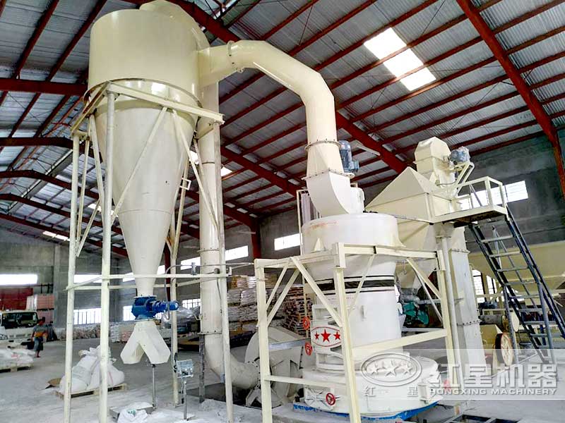 該現(xiàn)場選用的磨粉機設(shè)備