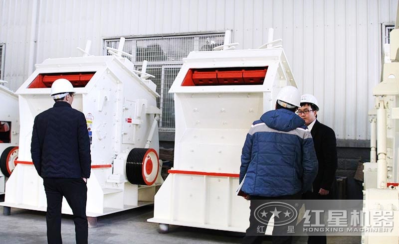 紅星柴油機(jī)兩用反擊式石頭破碎機(jī)