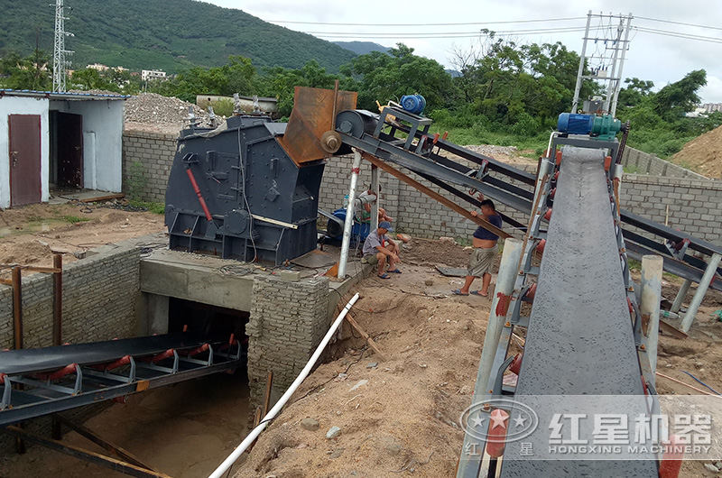 反擊式破碎機設(shè)備現(xiàn)場