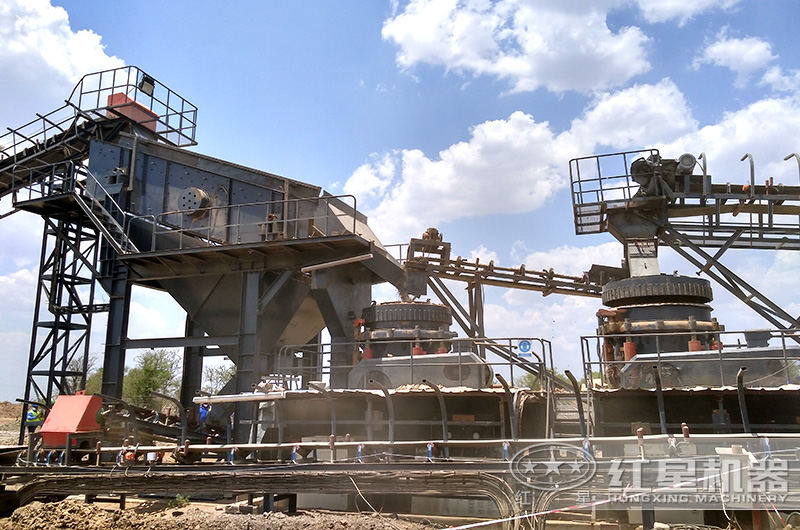 大型石料破碎生產(chǎn)現(xiàn)場