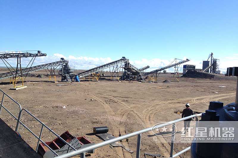 固定作業(yè)磕沙機(jī)現(xiàn)場(chǎng)-直線布局