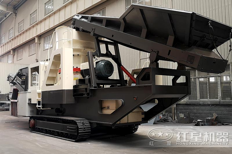 小型履帶移動(dòng)圓錐破車間實(shí)拍