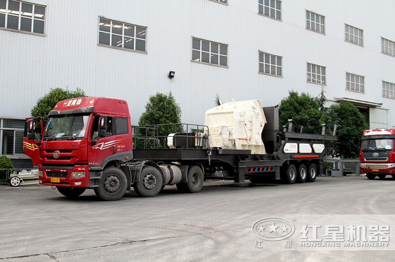 輪胎移動反擊式破篩一體機(jī)