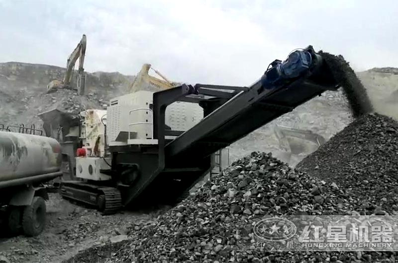 履帶移動(dòng)反擊破破碎現(xiàn)場