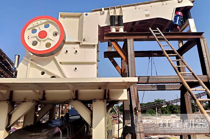 河南生產(chǎn)顎式破碎機(jī)的廠家怎么樣？顎式破碎機(jī)的類型有哪些？