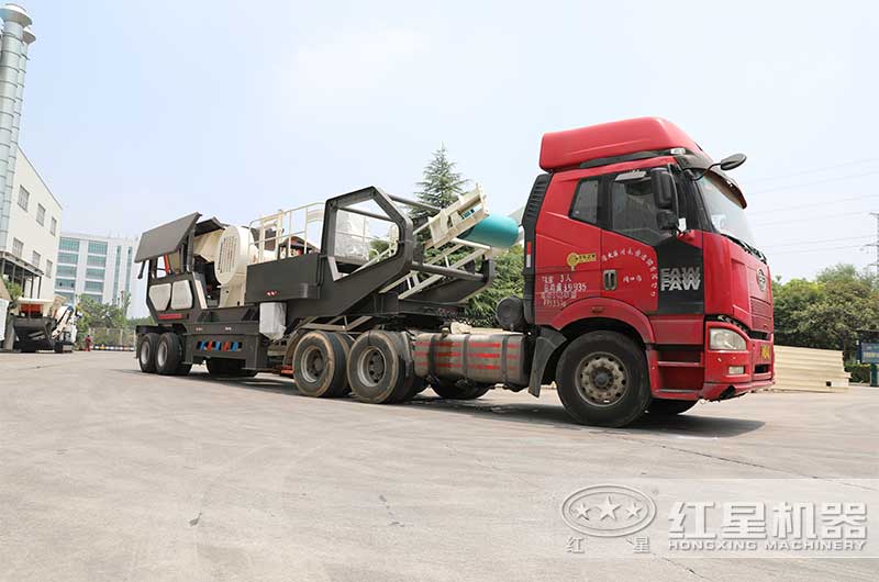 移動輪式破碎機發(fā)貨