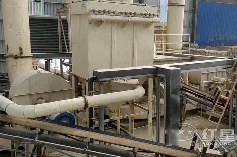 HGM環(huán)保超細(xì)磨粉機(jī)現(xiàn)場(chǎng)