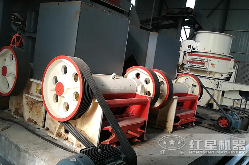 更懂用戶心意的小型250*400顎破碎機(jī)，你要不要來(lái)一臺(tái)？