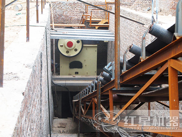 顎式破碎機(jī)試車現(xiàn)場(chǎng)